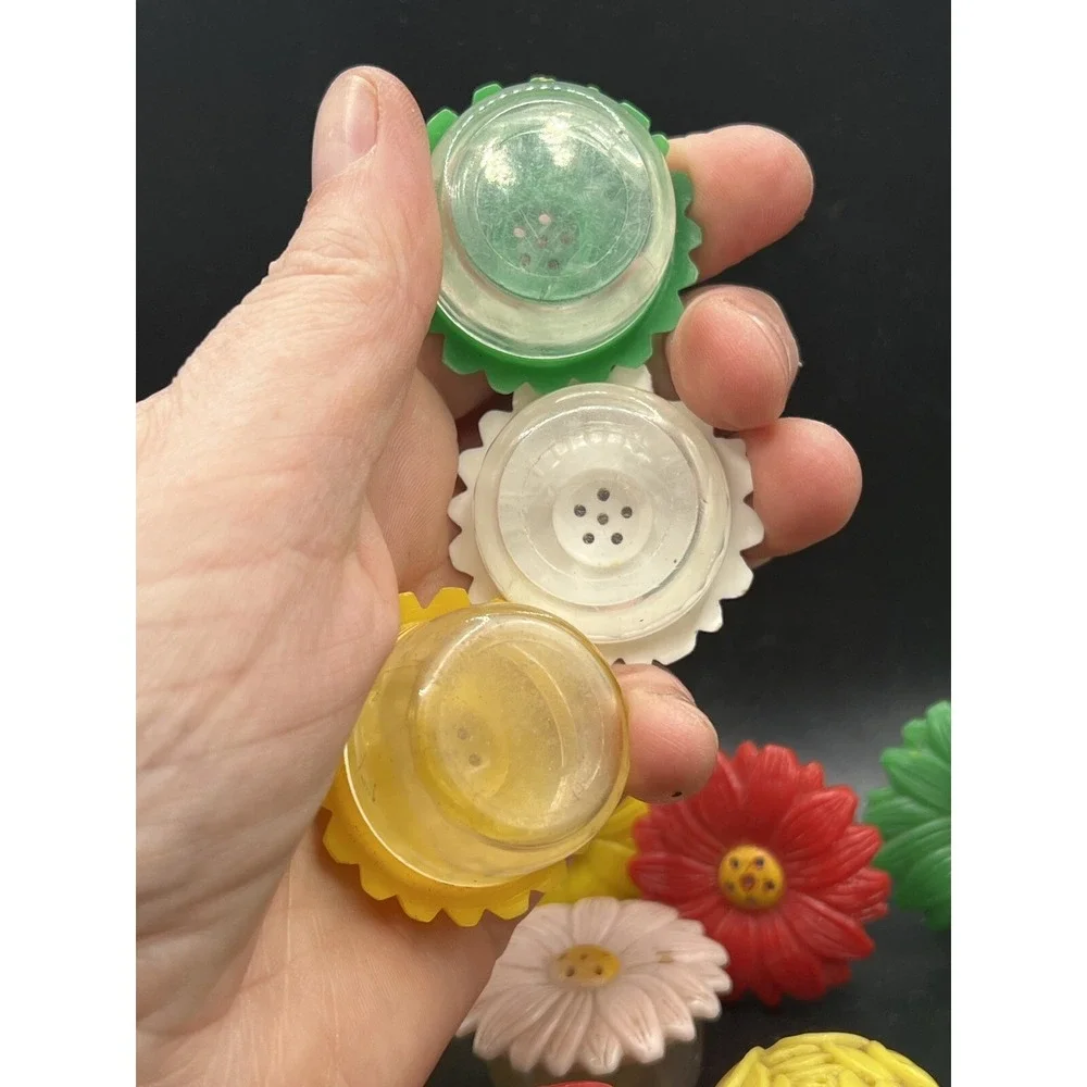 VTG Floral Daisy & Roses Salt‎ and Pepper Shakers Plastic ~ Set Of 15 ~ Colorful